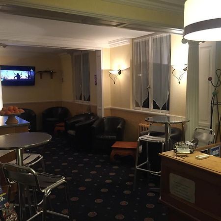 Arcantis Hotel La Residence Cergy Exterior foto