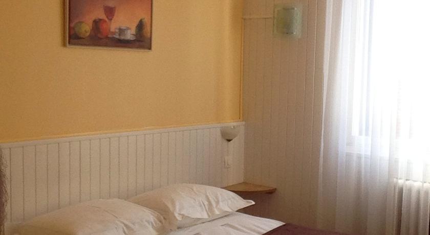 Arcantis Hotel La Residence Cergy Exterior foto